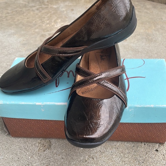 NWT Life Stride Bronze Devlin - Picture 4 of 6